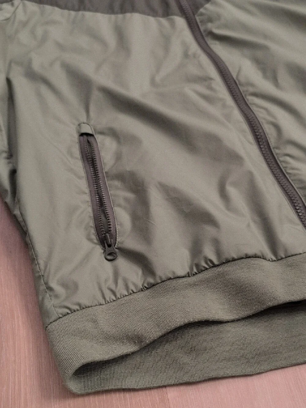 Nike Sportswear Mens Two-Tone Olive Green Windbreaker Windrunner Hooded Jacket M